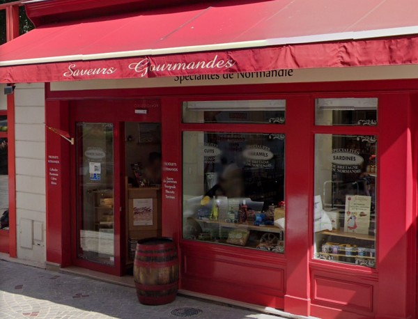 Image de la devanture des 'Saveurs Gourmandes', magasin situé rue Rollon à Rouen